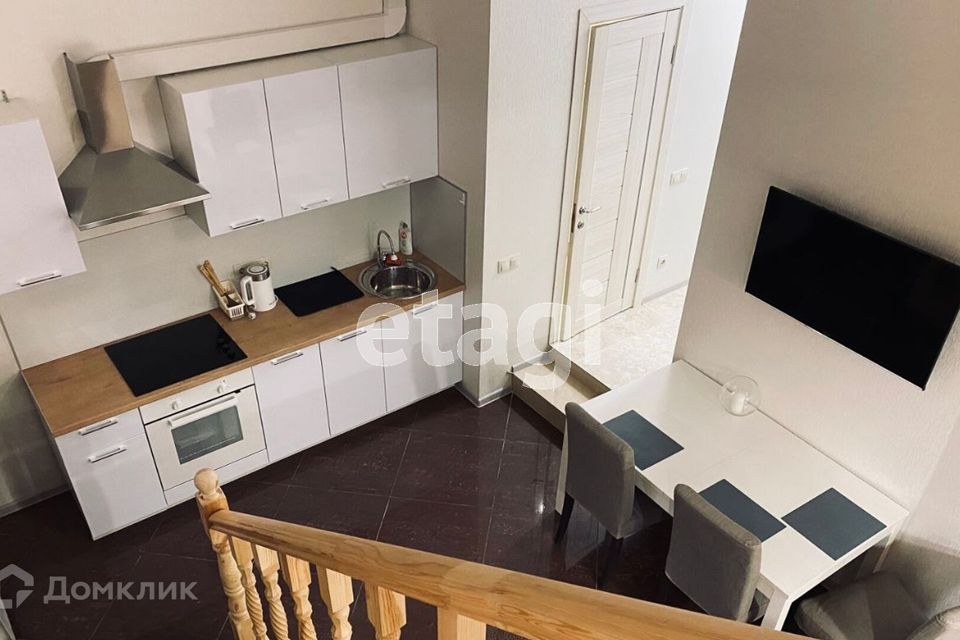 Продаётся 1-комнатная квартира, 42 м²