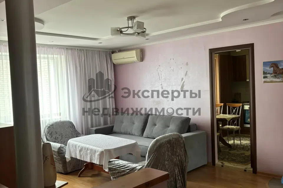 Продаётся 4-комнатная квартира, 76.4 м²
