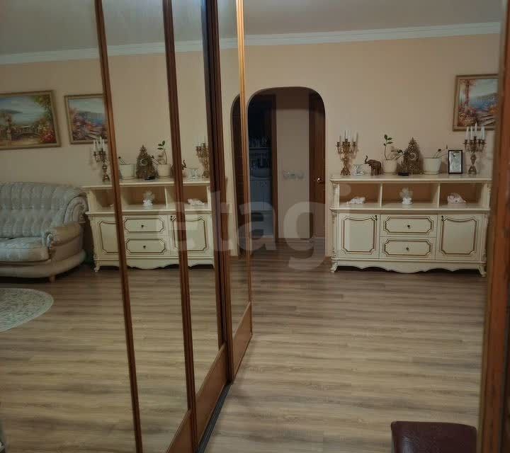 Продаётся 4-комнатная квартира, 75.1 м²