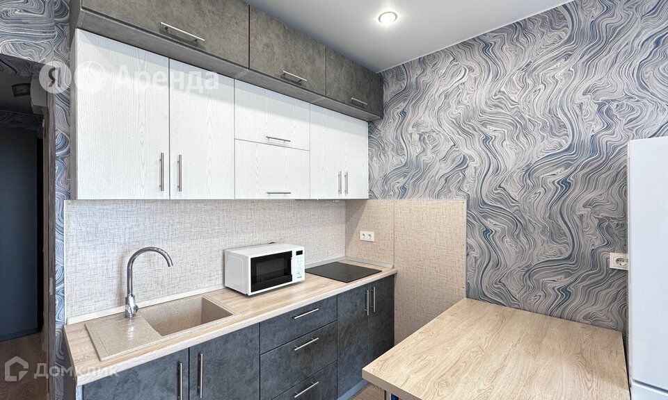 Сдаётся 1-комнатная квартира, 42 м²