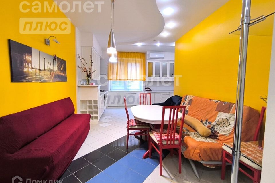 Продаётся 3-комнатная квартира, 127.4 м²