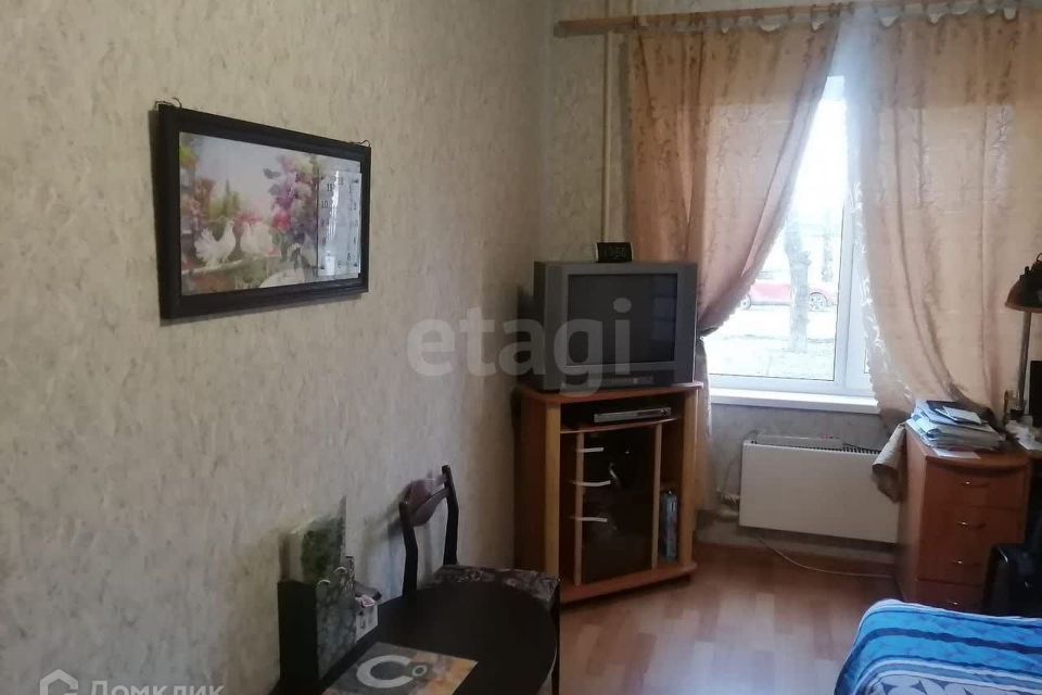 Продаётся 1-комнатная квартира, 42 м²