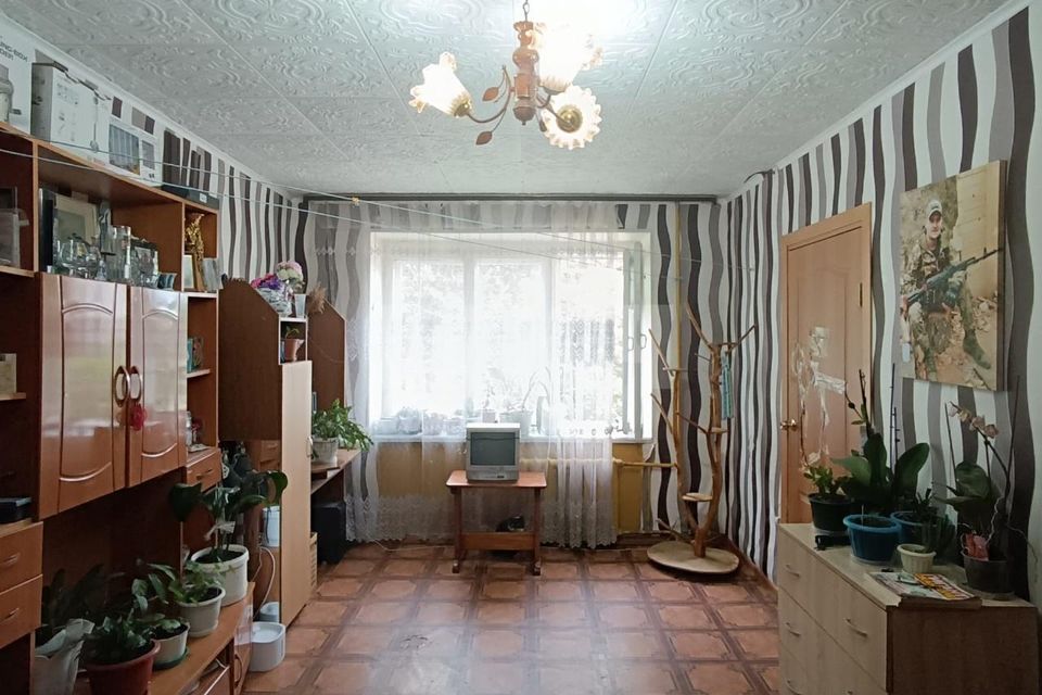Продаётся 4-комнатная квартира, 61.2 м²