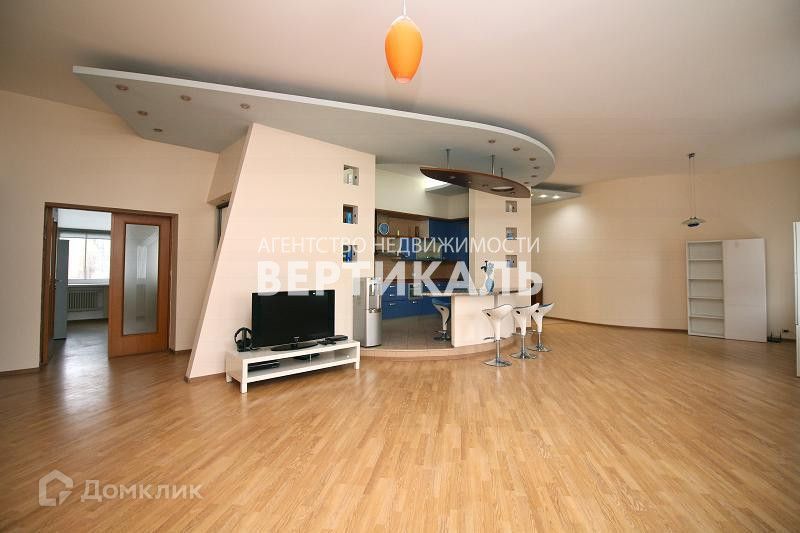 Сдаётся 4-комнатная квартира, 176 м²