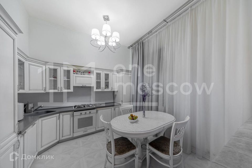 Продаётся 3-комнатная квартира, 123.6 м²