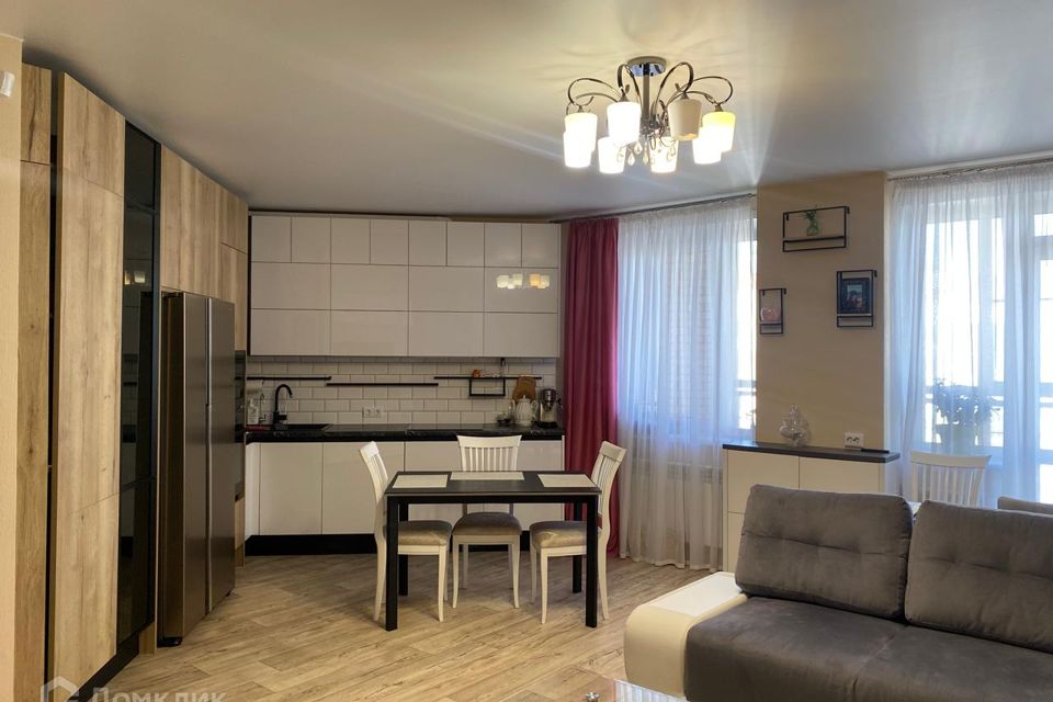 Продаётся 3-комнатная квартира, 82.7 м²