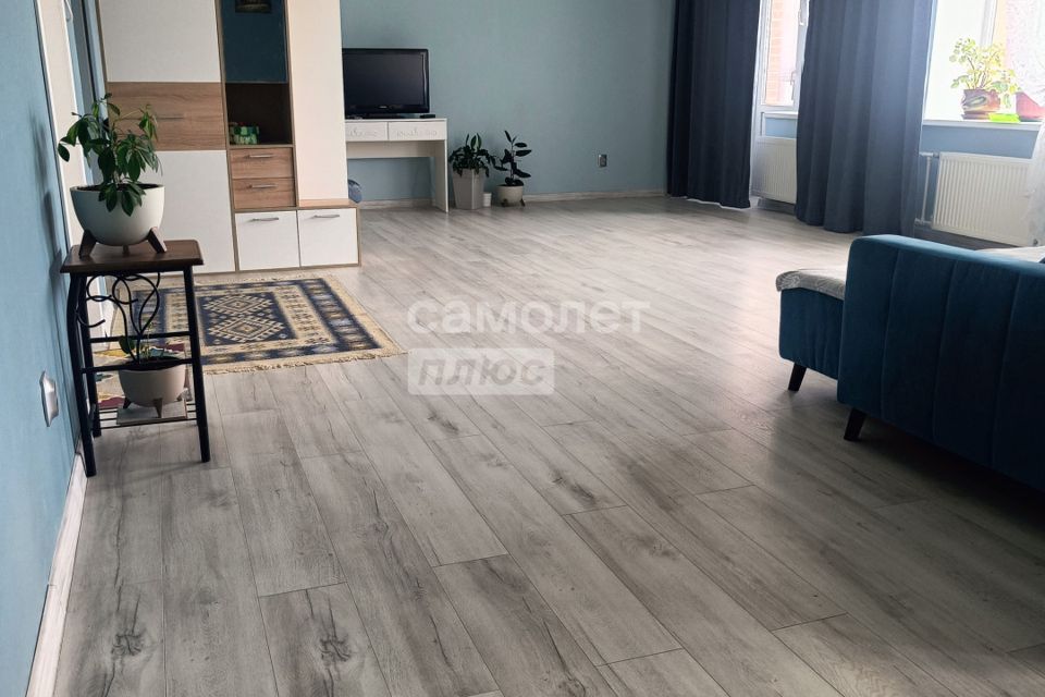 Продаётся 1-комнатная квартира, 61.6 м²