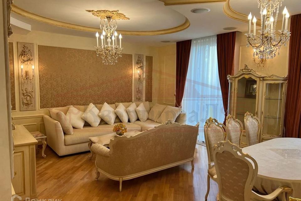 Сдаётся 3-комнатная квартира, 124 м²
