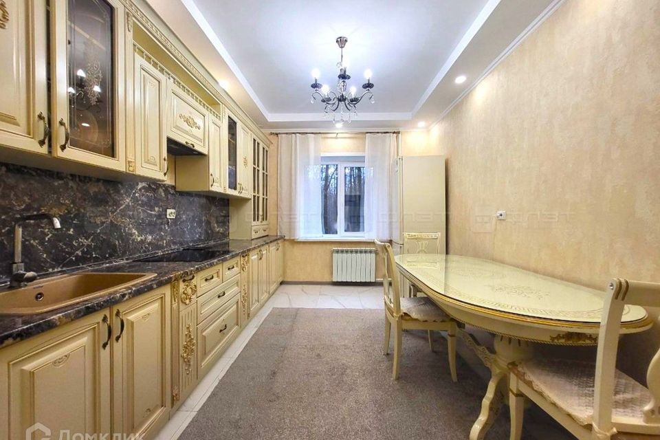 Продаётся 3-комнатная квартира, 104.8 м²
