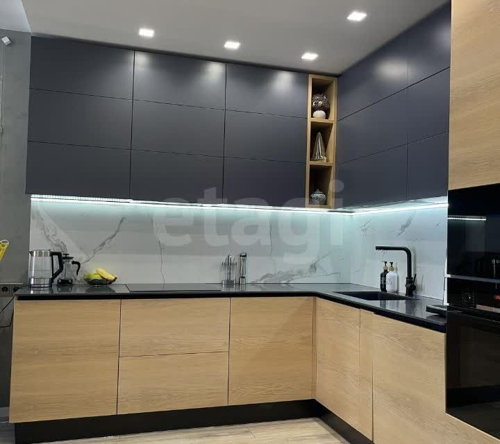 Продаётся 2-комнатная квартира, 65 м²
