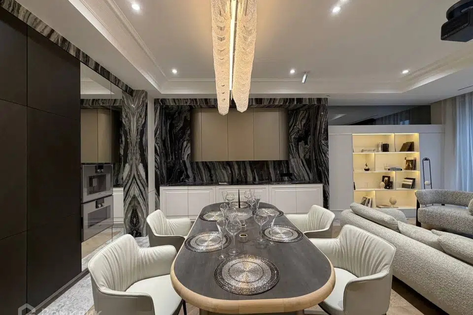 Продаётся 3-комнатная квартира, 162.7 м²