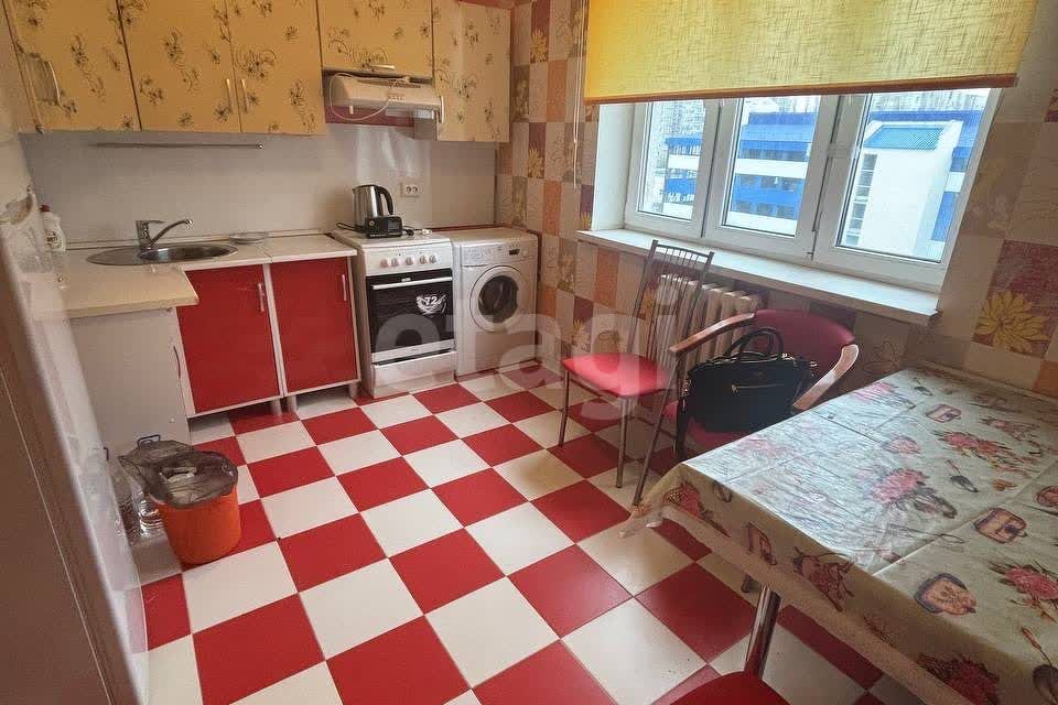 Сдаётся 1-комнатная квартира, 42 м²