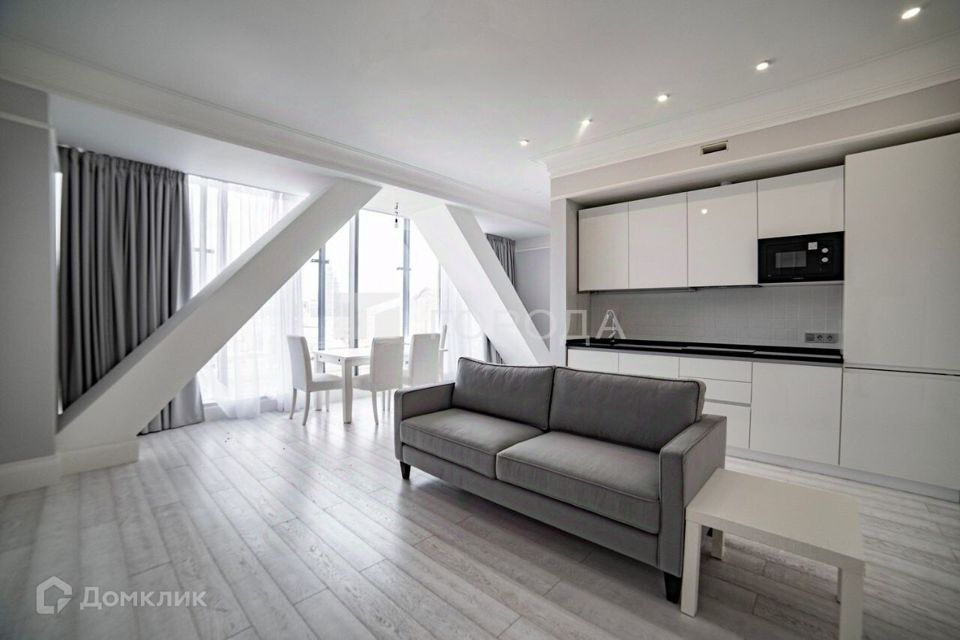 Продаётся 2-комнатная квартира, 98.9 м²