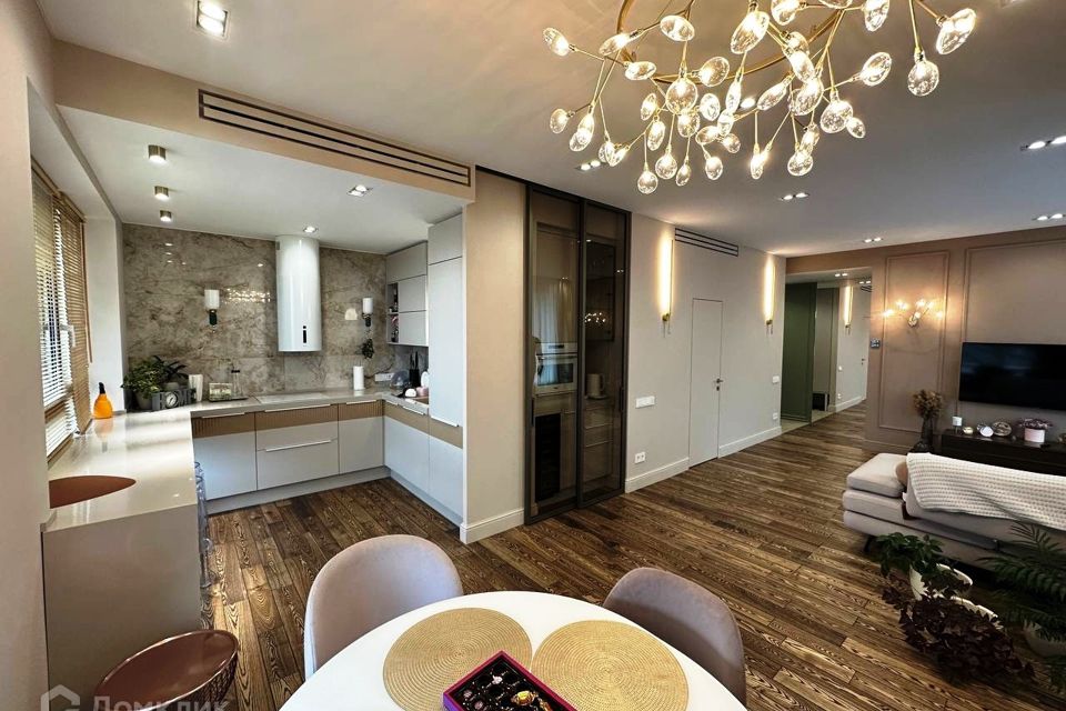 Продаётся 2-комнатная квартира, 77 м²