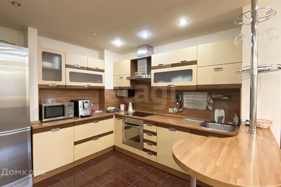Продаётся 2-комнатная квартира, 74.5 м²