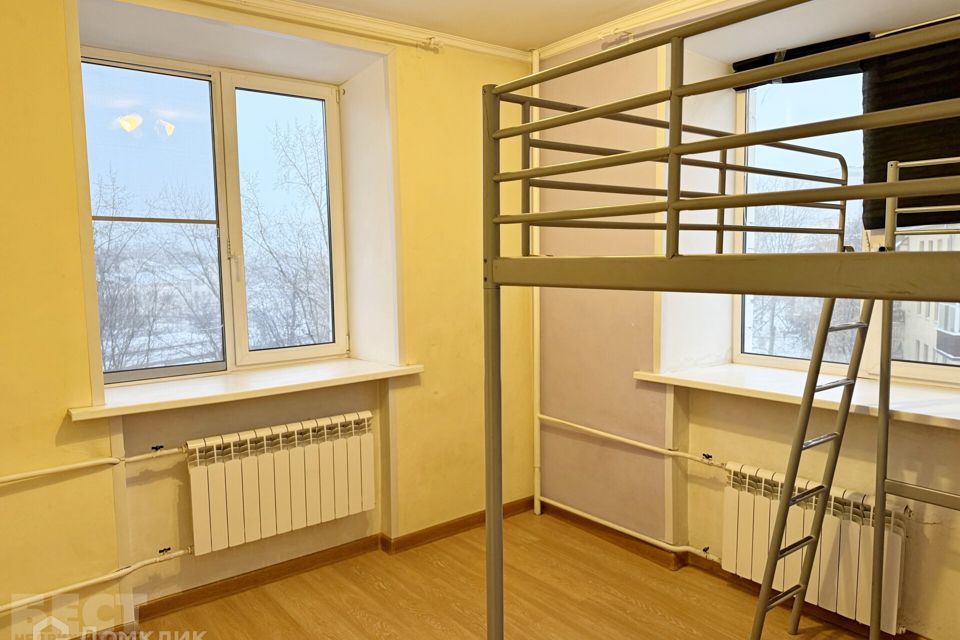 Продаётся 2 комнаты в 4-комн. квартире, 23.7 м²