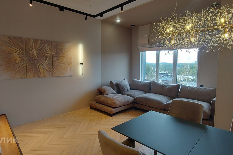 Сдаётся 2-комнатная квартира, 87 м²