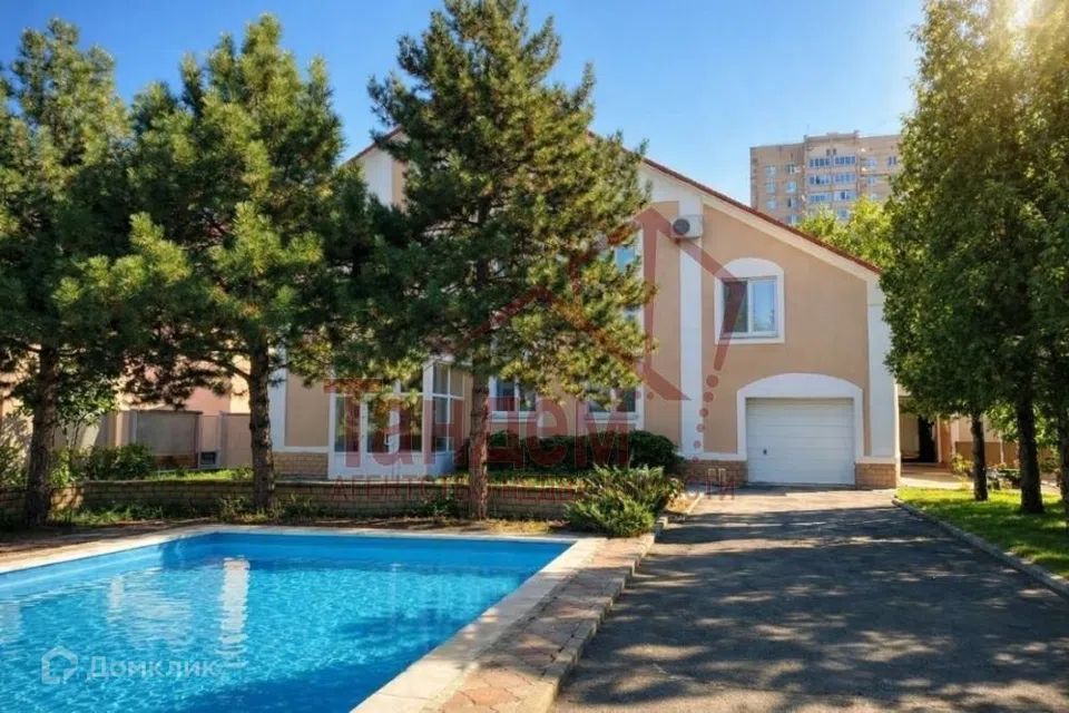 Продаётся 2-этажный дом, 418 м²