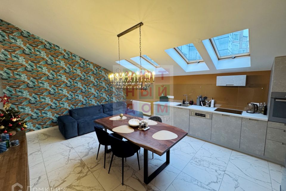 Продаётся 3-комнатная квартира, 98.6 м²