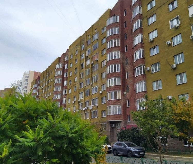 Продаётся 3-комнатная квартира, 111.7 м²