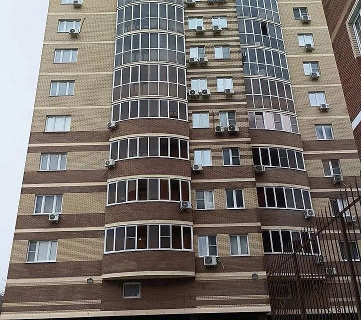 Продаётся 1-комнатная квартира, 43 м²