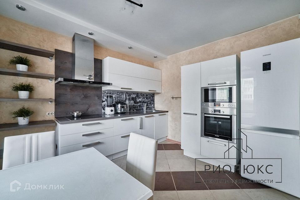 Продаётся 3-комнатная квартира, 90 м²