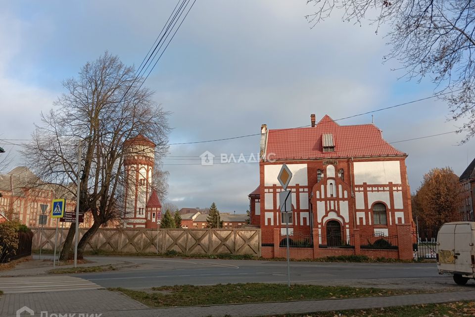 Продаётся 4-комнатная квартира, 132.2 м²