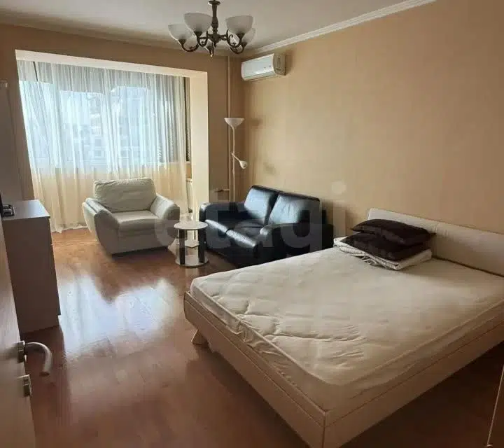 Продаётся 1-комнатная квартира, 42.1 м²
