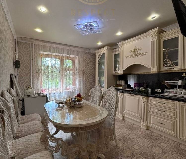 Продаётся 3-комнатная квартира, 101.6 м²