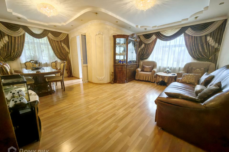 Продаётся 4-комнатная квартира, 120 м²