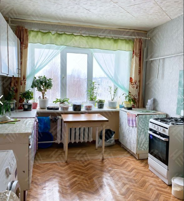 Продаётся комната в 6-комн. квартире, 12.2 м²