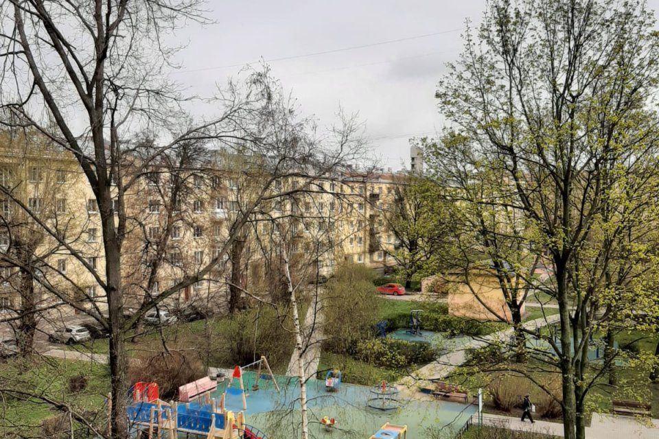 Продаётся 2-комнатная квартира, 65.2 м²