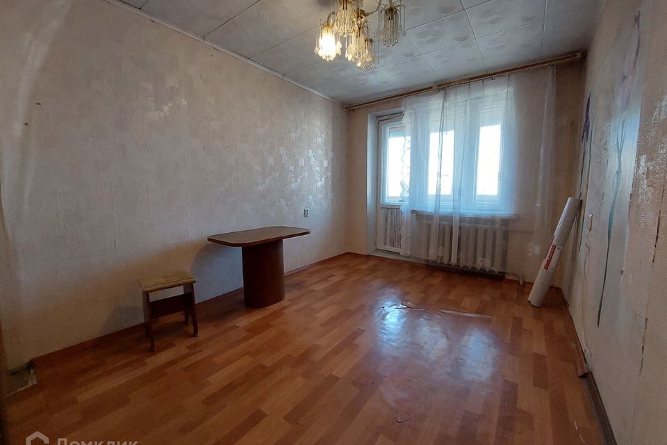 Продаётся комната в 10-комн. квартире, 12.7 м²