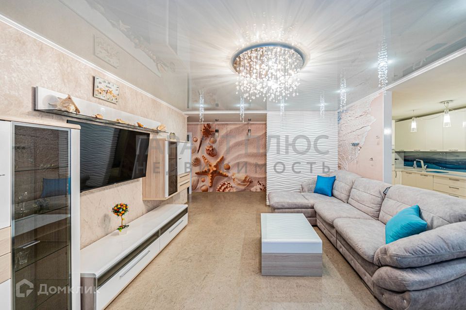 Сдаётся 4-комнатная квартира, 143 м²