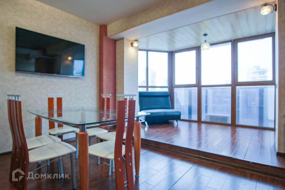Продаётся 3-комнатная квартира, 101.3 м²