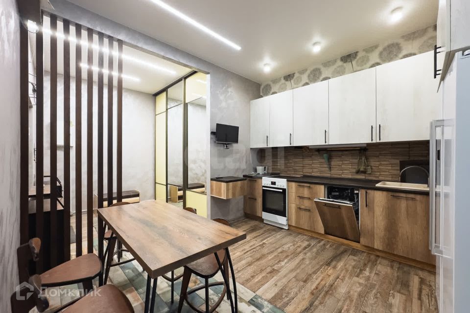 Сдаётся 4-комнатная квартира, 134 м²
