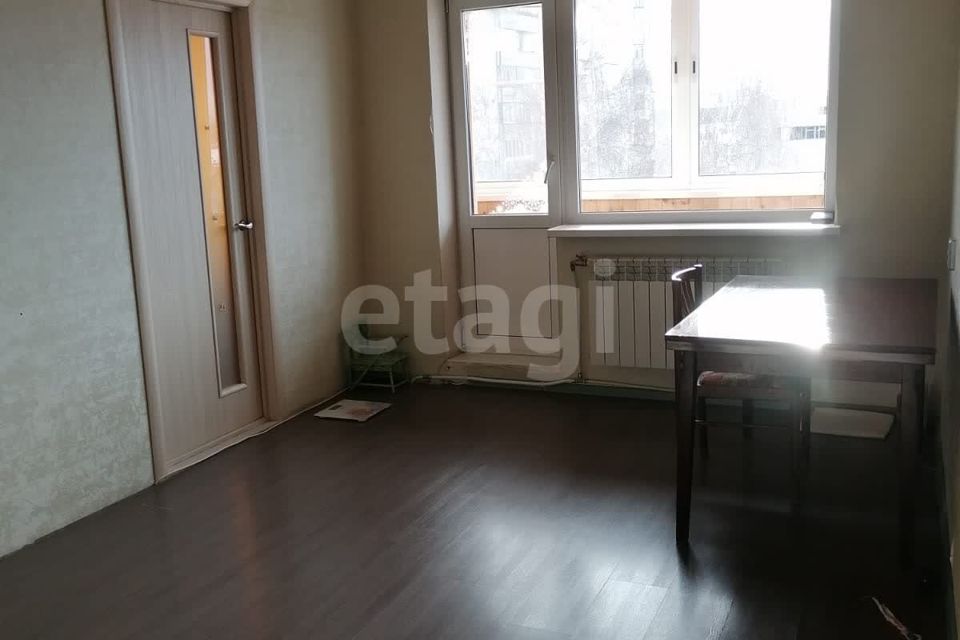 Продаётся 4-комнатная квартира, 60.5 м²