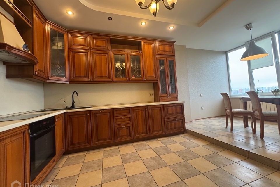 Продаётся 3-комнатная квартира, 100 м²
