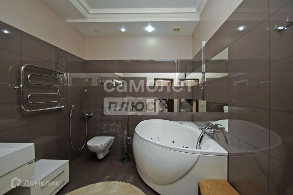 Продаётся 3-комнатная квартира, 112 м²