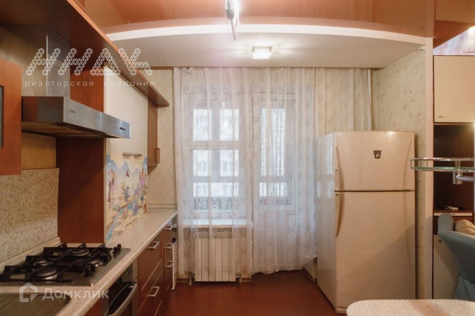 Продаётся 3-комнатная квартира, 101.8 м²