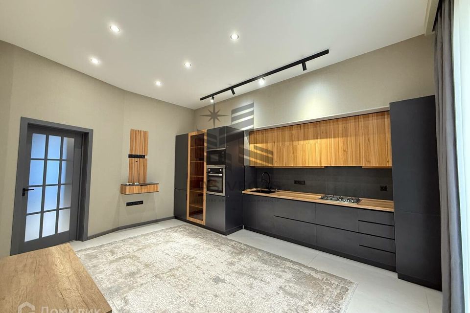 Сдаётся 2-комнатная квартира, 70 м²