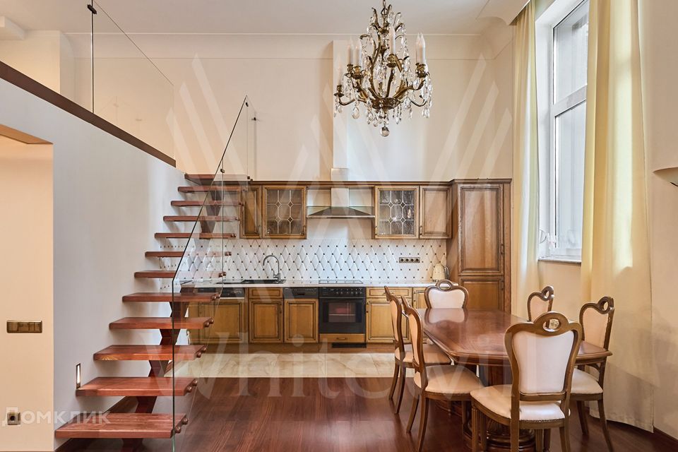 Продаётся 1-комнатная квартира, 70 м²