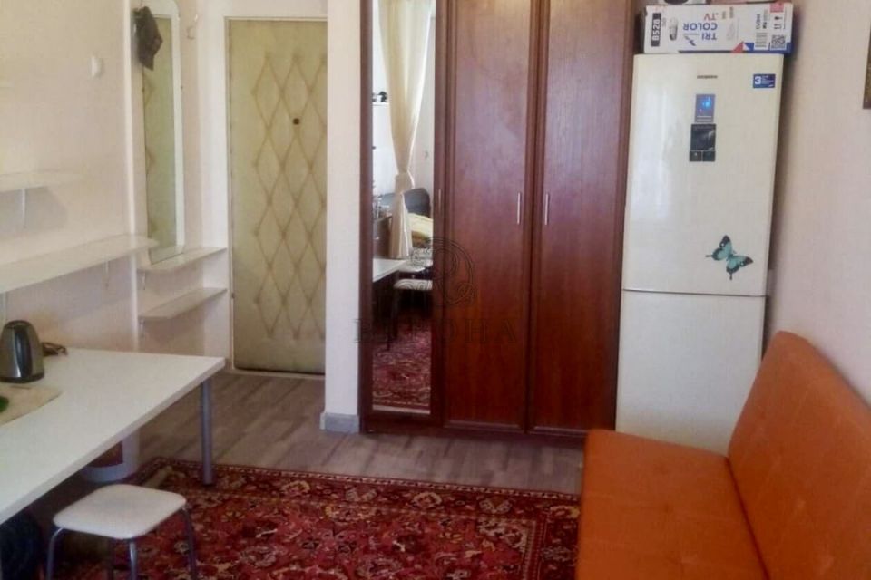 Продаётся комната в 14-комн. квартире, 16.3 м²