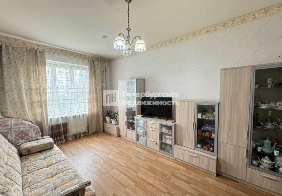 Продаётся 1-комнатная квартира, 43 м²
