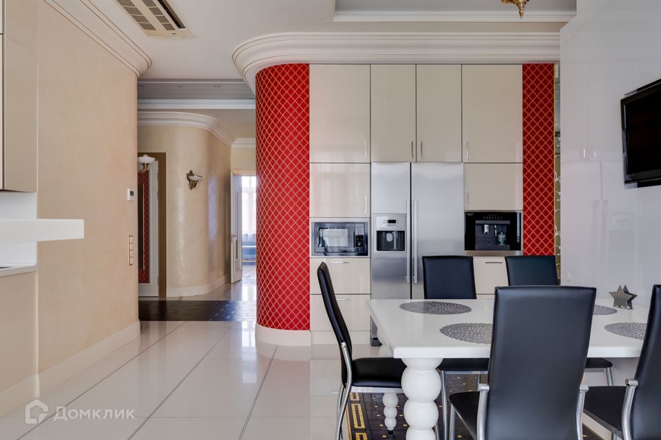 Сдаётся 4-комнатная квартира, 184 м²