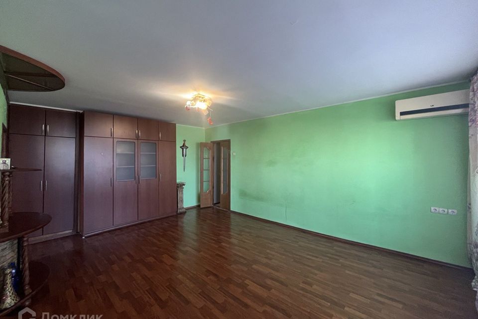 Продаётся 4-комнатная квартира, 92.6 м²