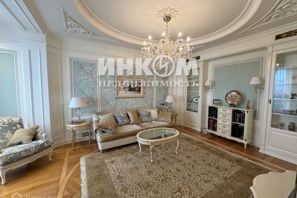 Продаётся 3-комнатная квартира, 102 м²