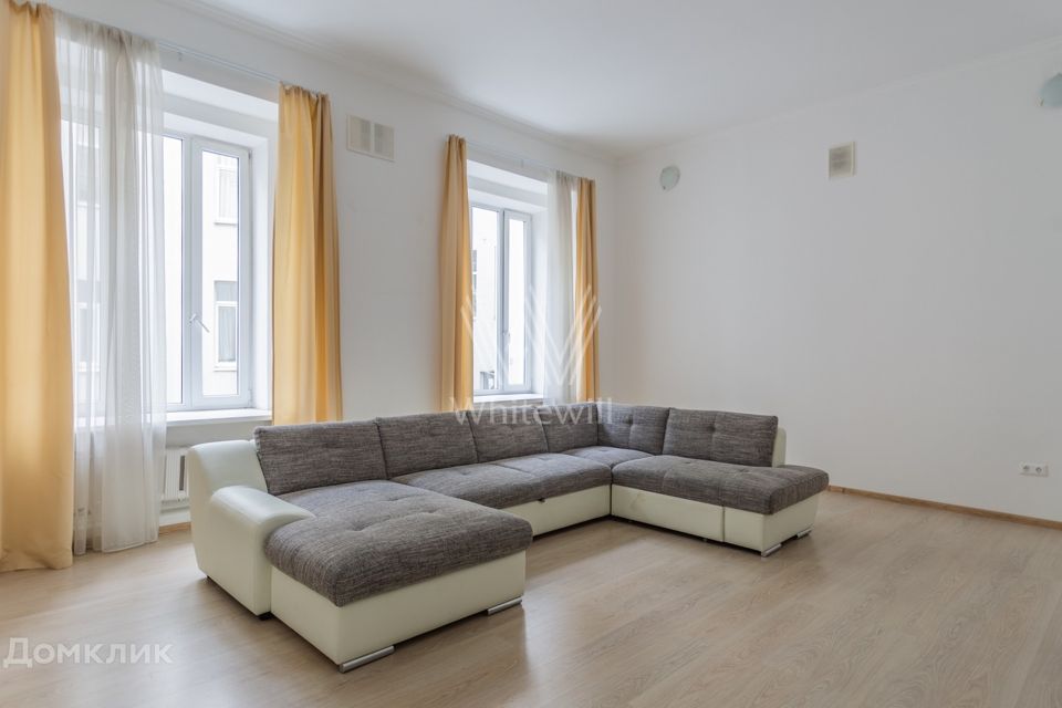 Сдаётся 6-комнатная квартира, 220 м²
