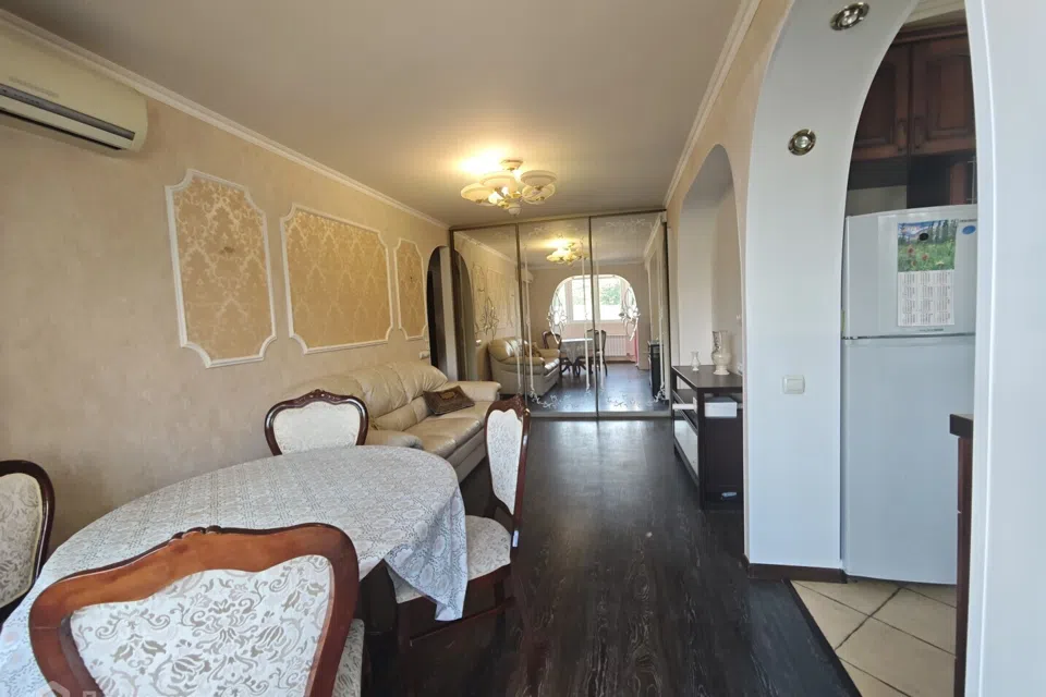 Продаётся 3-комнатная квартира, 58.2 м²