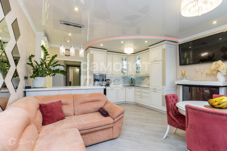 Продаётся 3-комнатная квартира, 111.6 м²